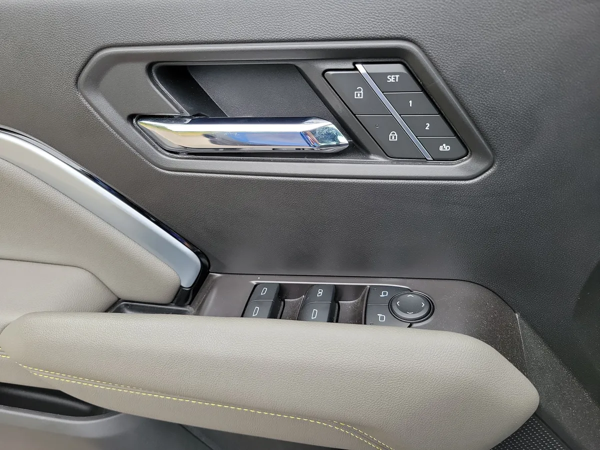 2025 Chevrolet Colorado ZR2 thumbnail 24