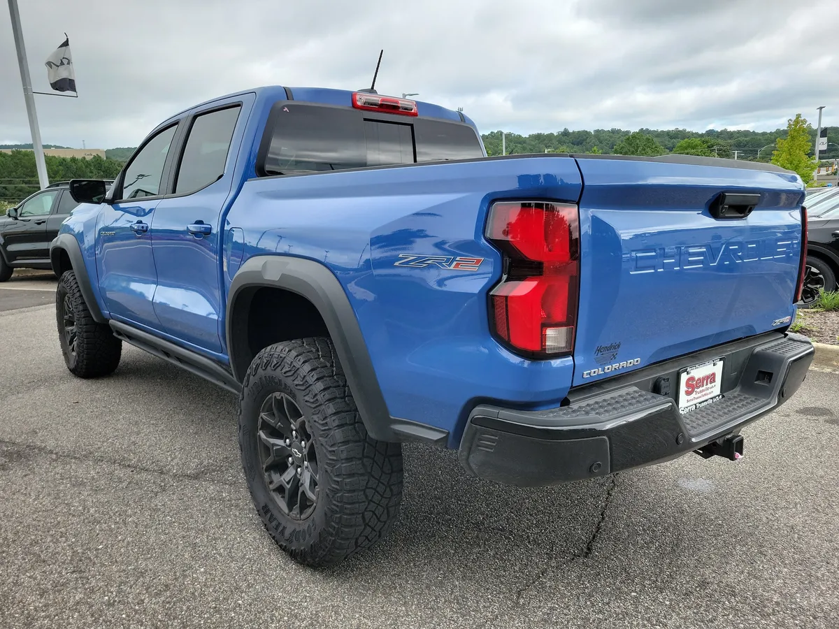 2025 Chevrolet Colorado ZR2 thumbnail 3