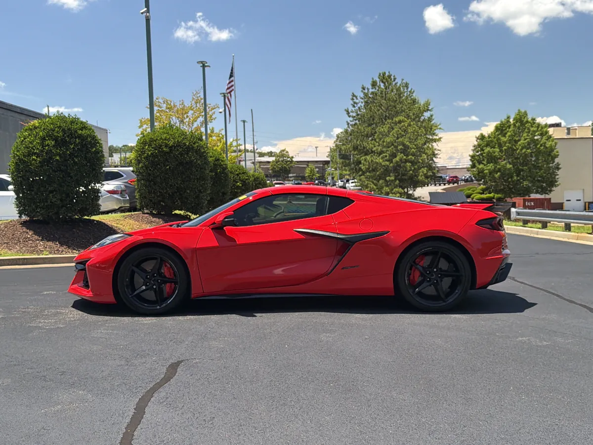 2025 Chevrolet Corvette 2LZ thumbnail 11