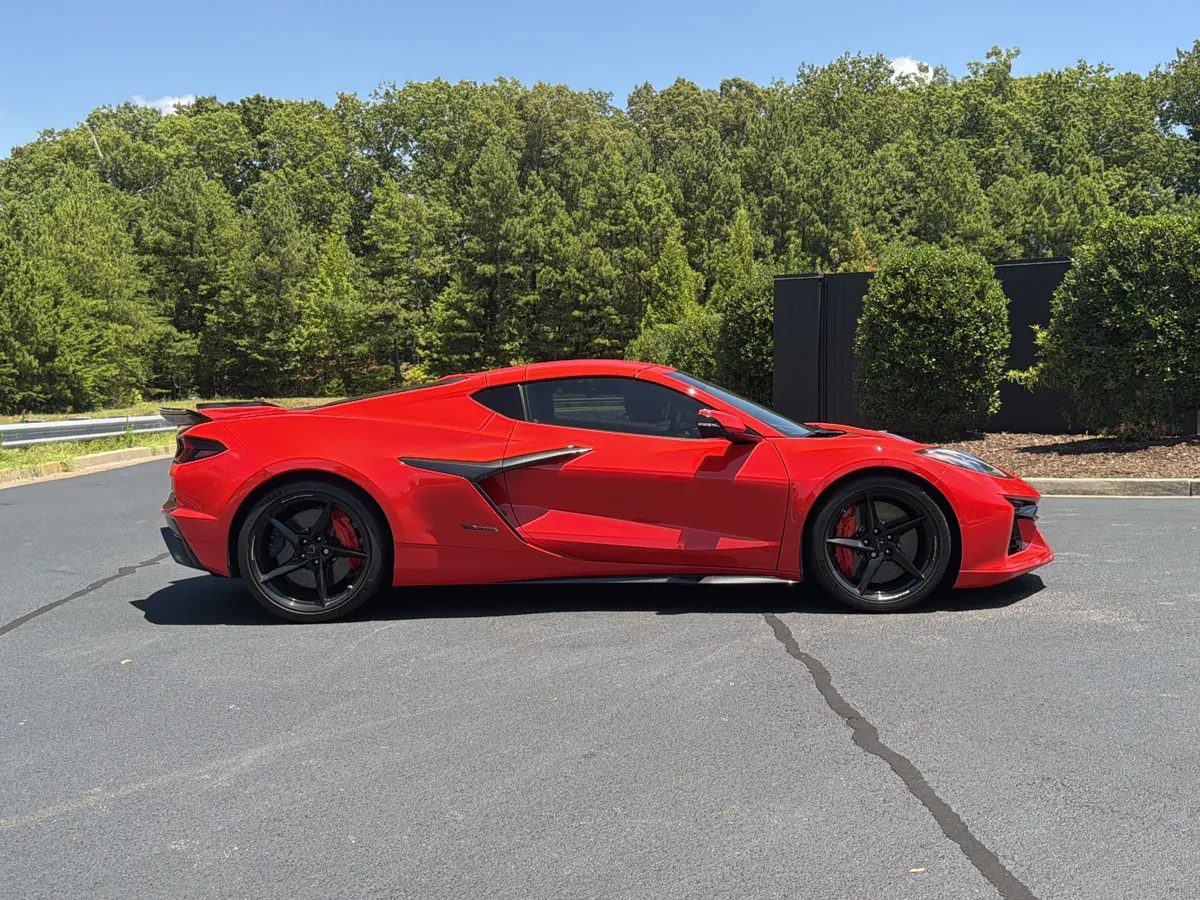 2025 Chevrolet Corvette 2LZ thumbnail 4