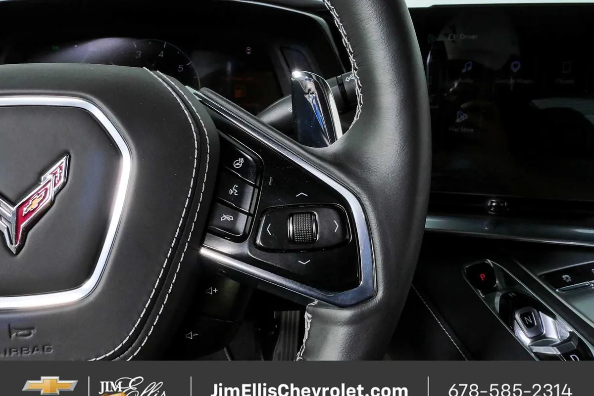 2025 Chevrolet Corvette Stingray 2LT thumbnail 11