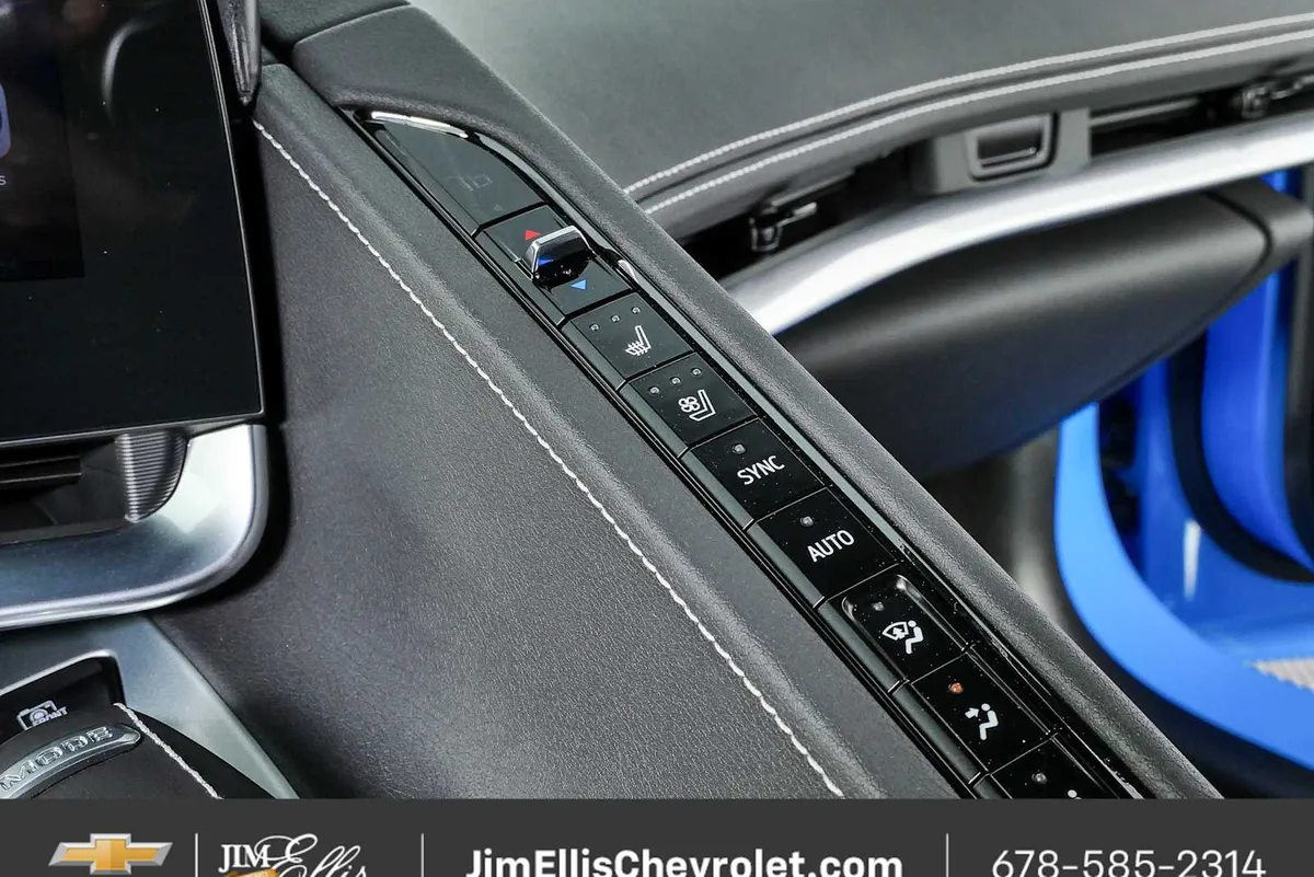 2025 Chevrolet Corvette Stingray 2LT thumbnail 15
