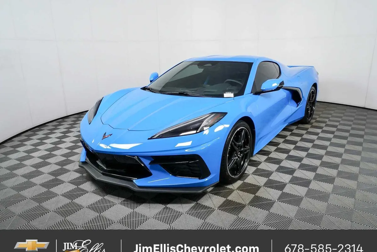 2025 Chevrolet Corvette Stingray 2LT thumbnail 21