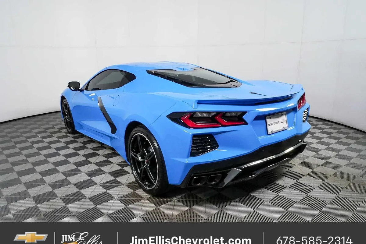 2025 Chevrolet Corvette Stingray 2LT thumbnail 23