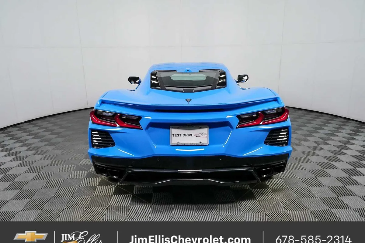 2025 Chevrolet Corvette Stingray 2LT thumbnail 24