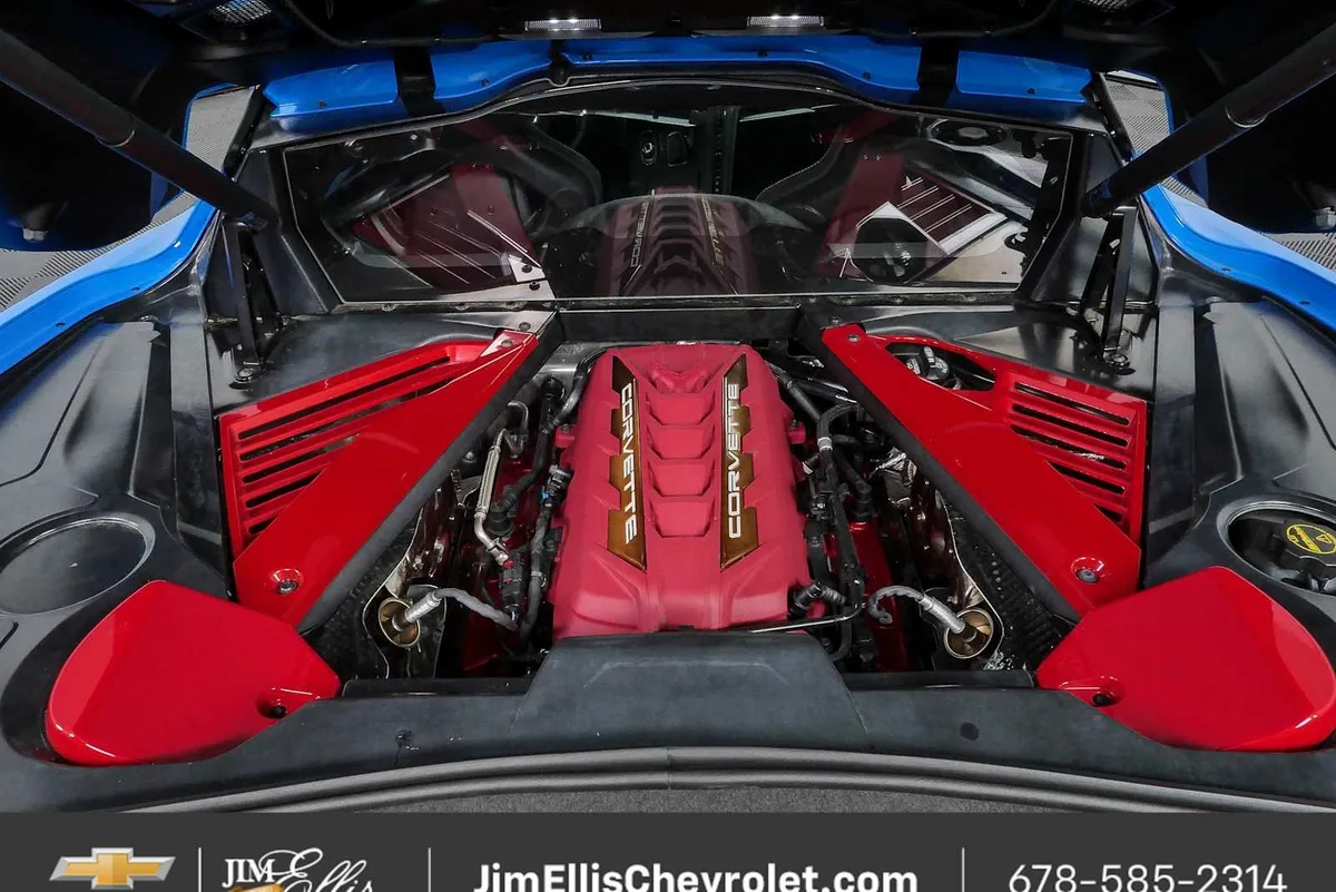 2025 Chevrolet Corvette Stingray 2LT thumbnail 26