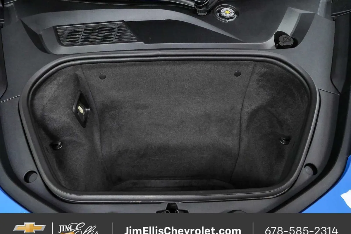 2025 Chevrolet Corvette Stingray 2LT thumbnail 29