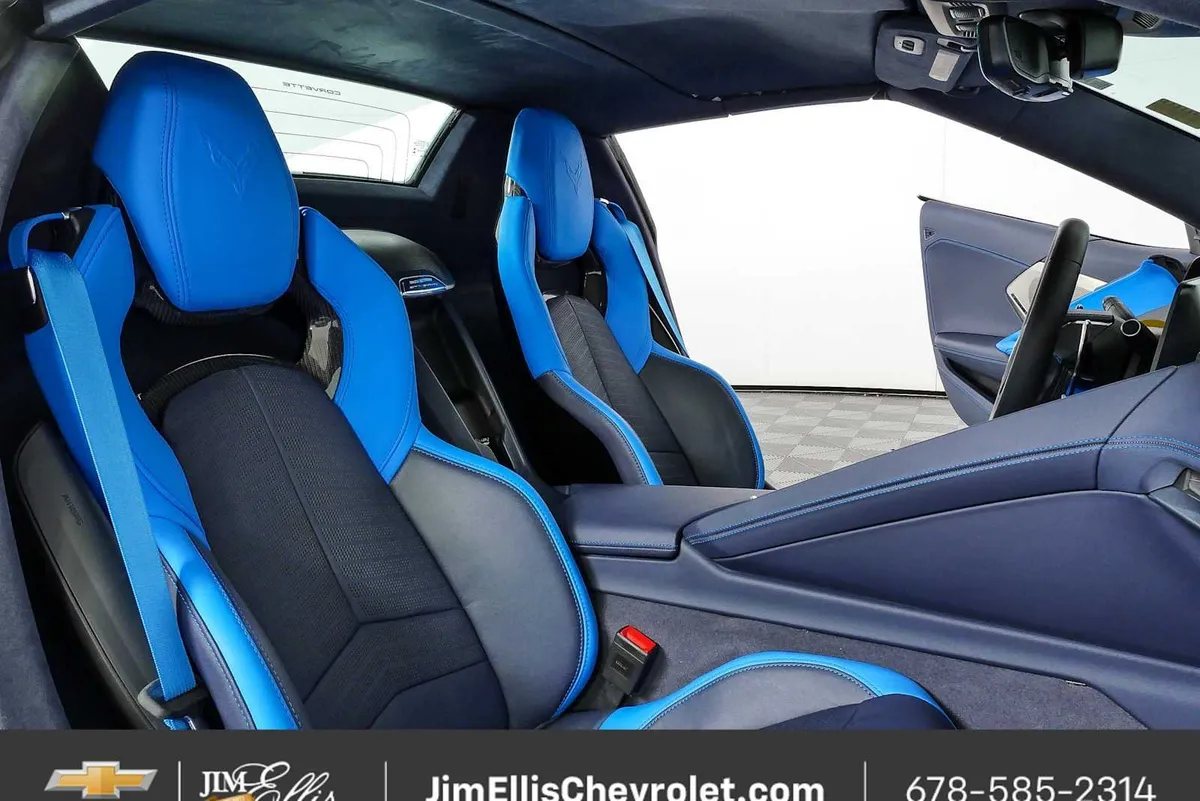 2025 Chevrolet Corvette Stingray 3LT thumbnail 17