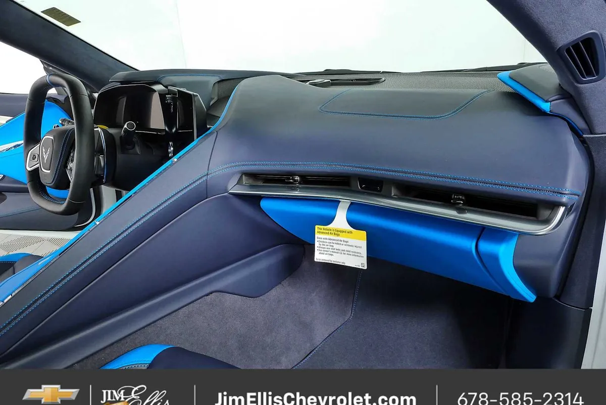 2025 Chevrolet Corvette Stingray 3LT thumbnail 18