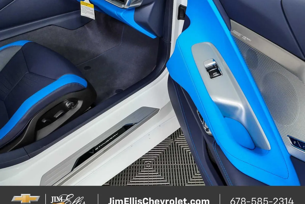 2025 Chevrolet Corvette Stingray 3LT thumbnail 19