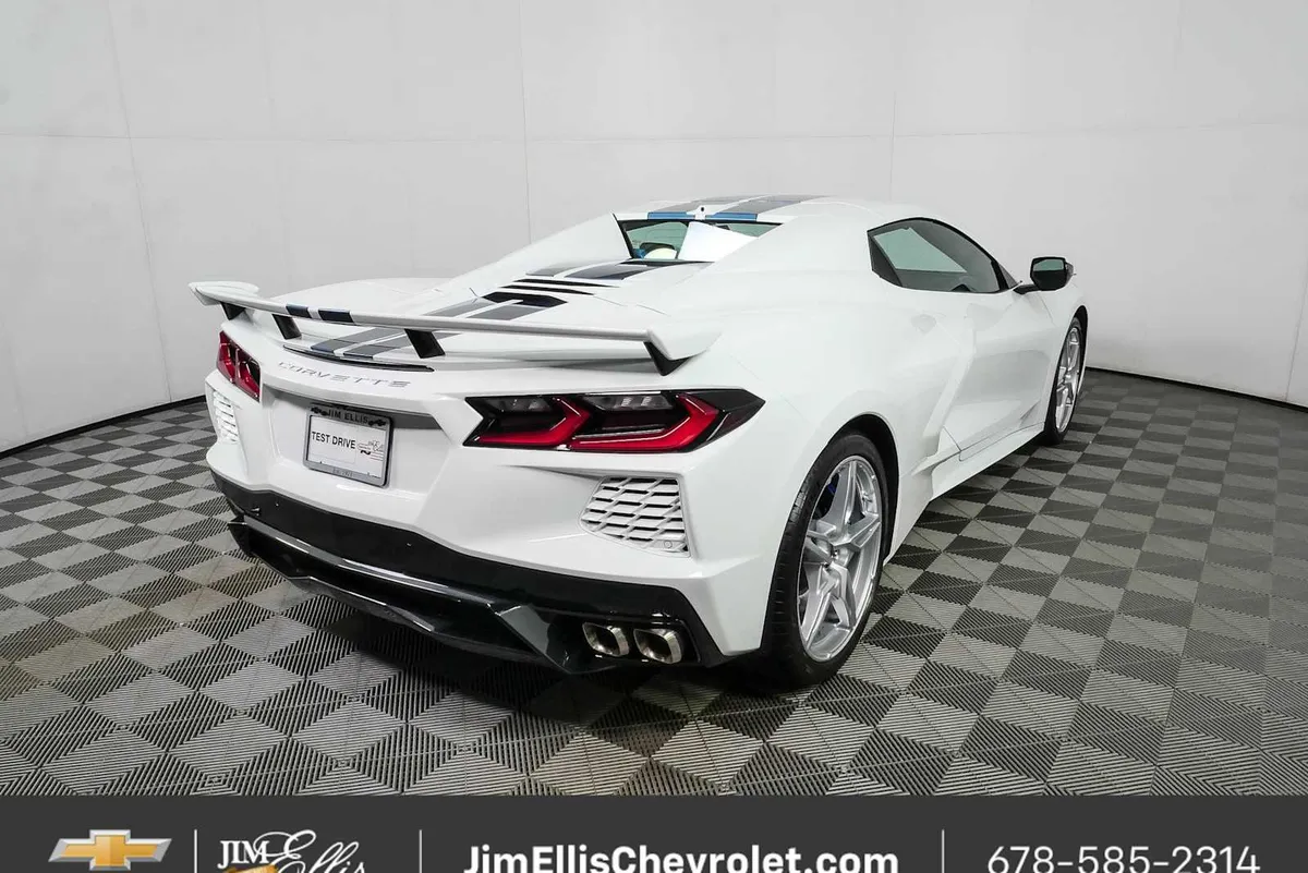 2025 Chevrolet Corvette Stingray 3LT thumbnail 3