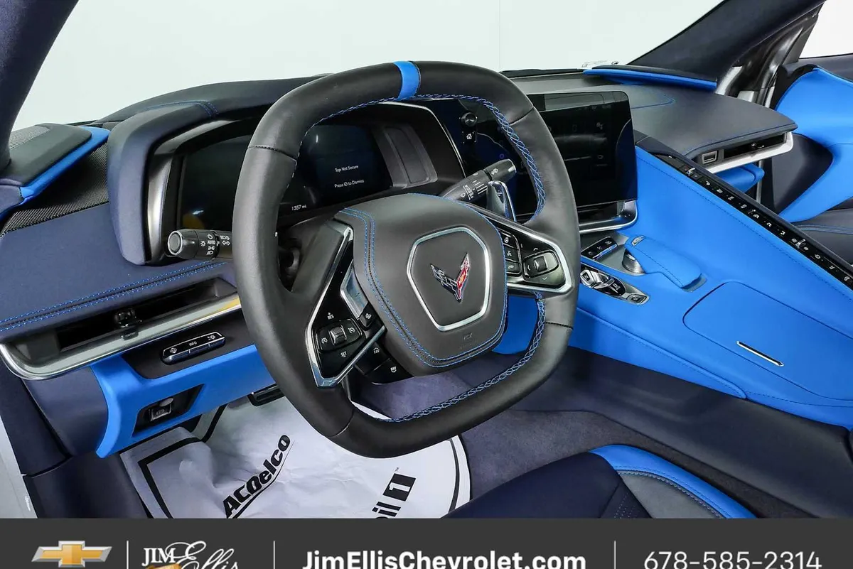 2025 Chevrolet Corvette Stingray 3LT thumbnail 4