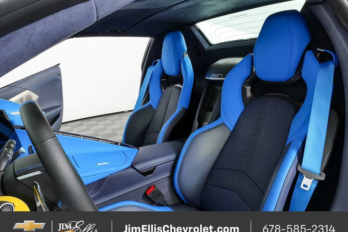 2025 Chevrolet Corvette Stingray 3LT thumbnail 5
