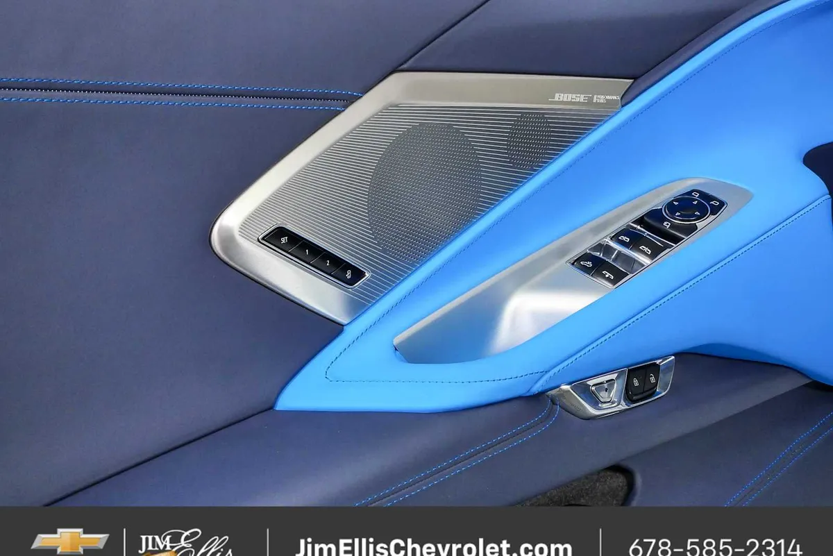 2025 Chevrolet Corvette Stingray 3LT thumbnail 6