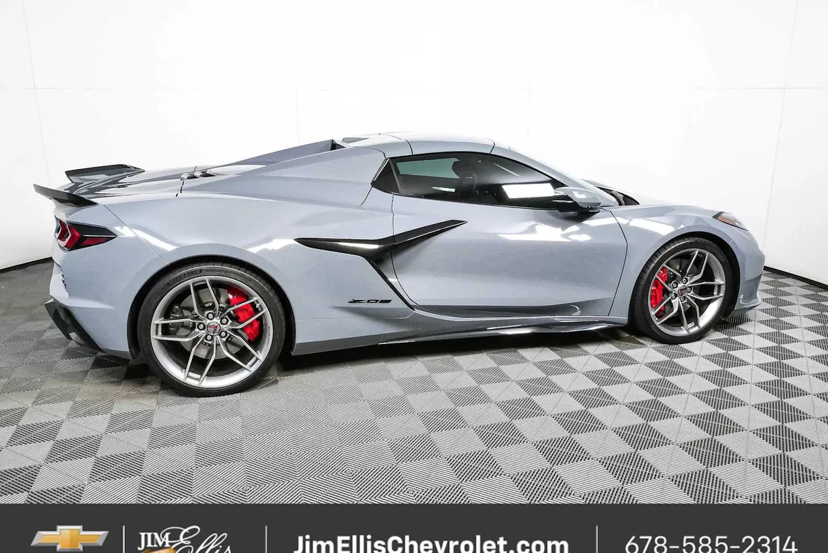 2025 Chevrolet Corvette Z06 2LZ thumbnail 2