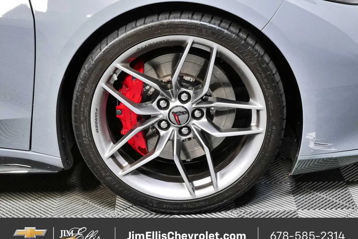 2025 Chevrolet Corvette Z06 2LZ thumbnail 32