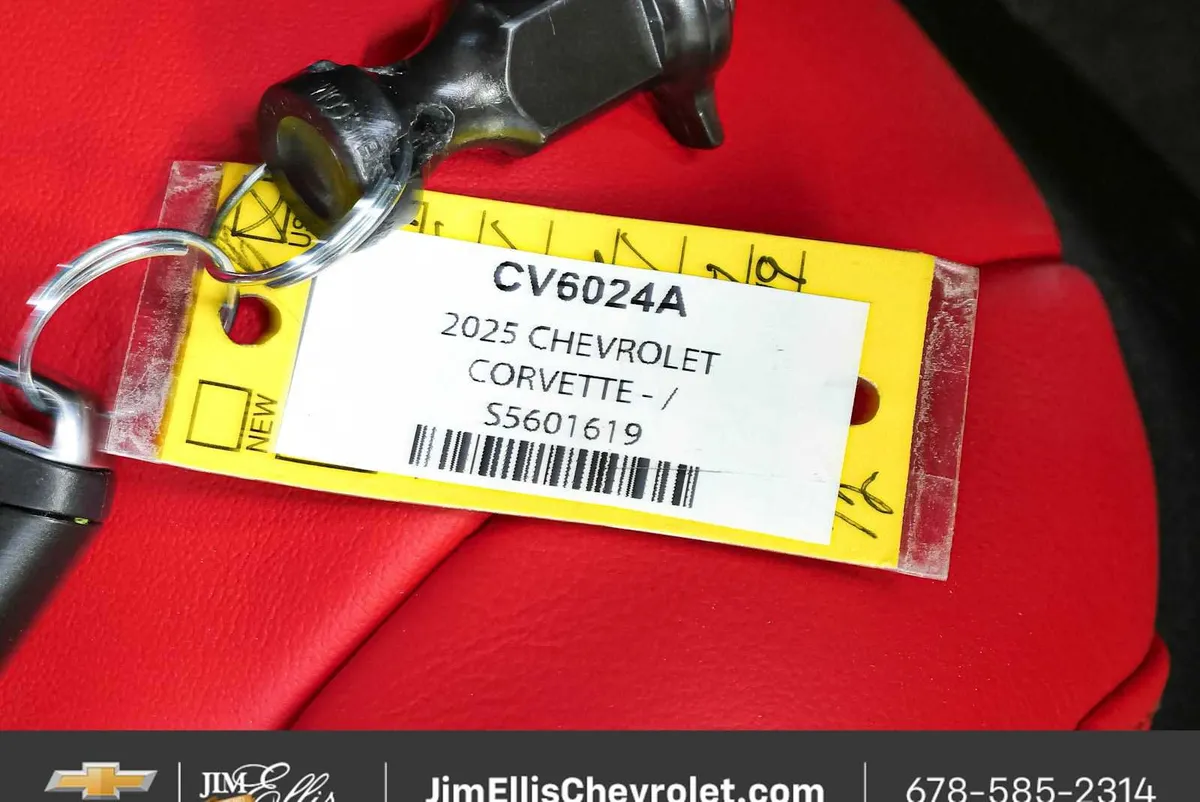 2025 Chevrolet Corvette Z06 2LZ thumbnail 33