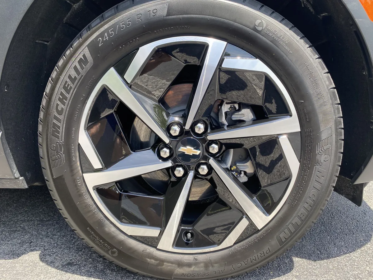 2025 Chevrolet Equinox EV LT1 w/PCY thumbnail 12
