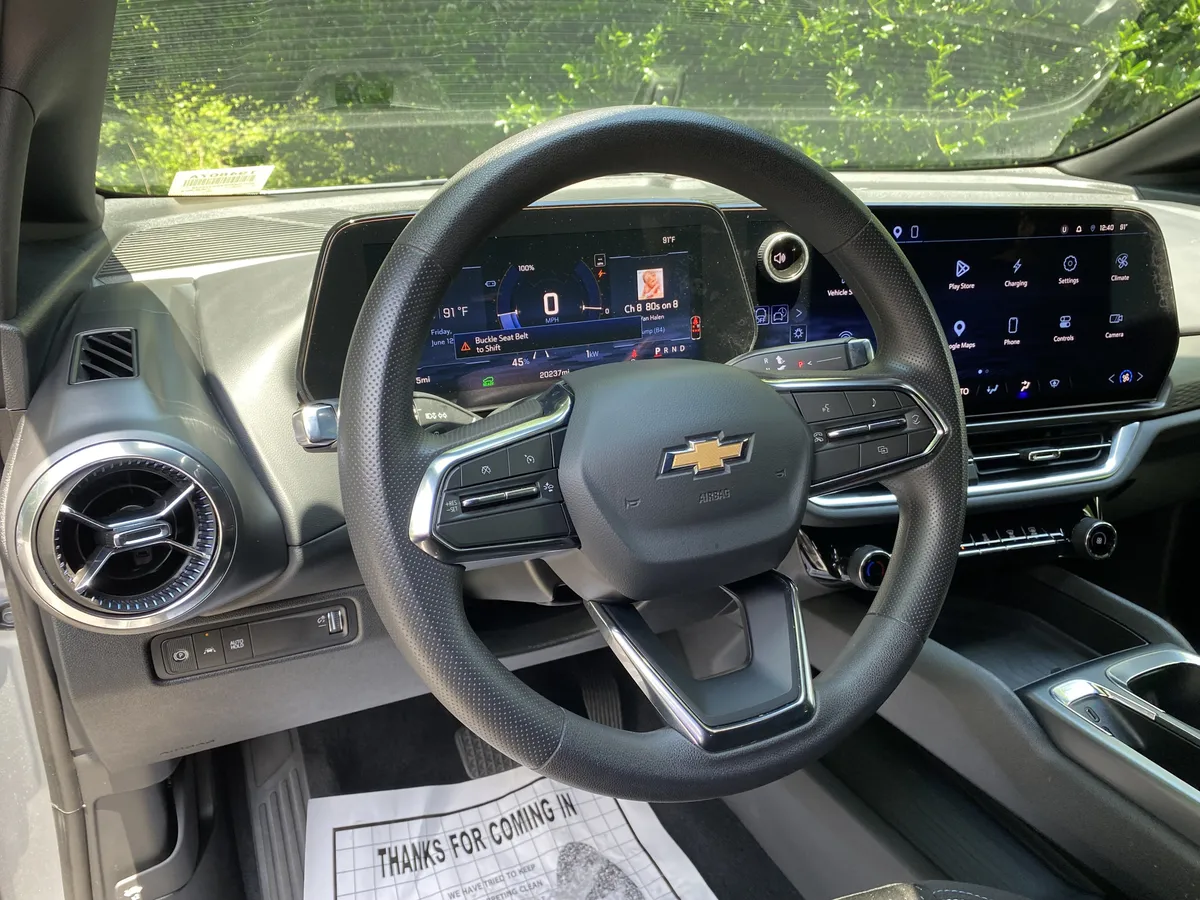 2025 Chevrolet Equinox EV LT1 w/PCY thumbnail 16