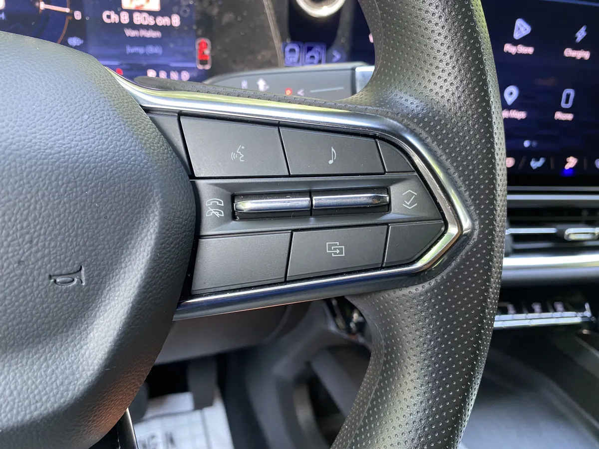 2025 Chevrolet Equinox EV LT1 w/PCY thumbnail 19