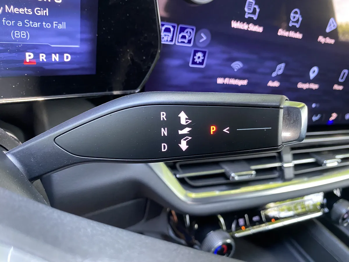 2025 Chevrolet Equinox EV LT1 w/PCY thumbnail 20