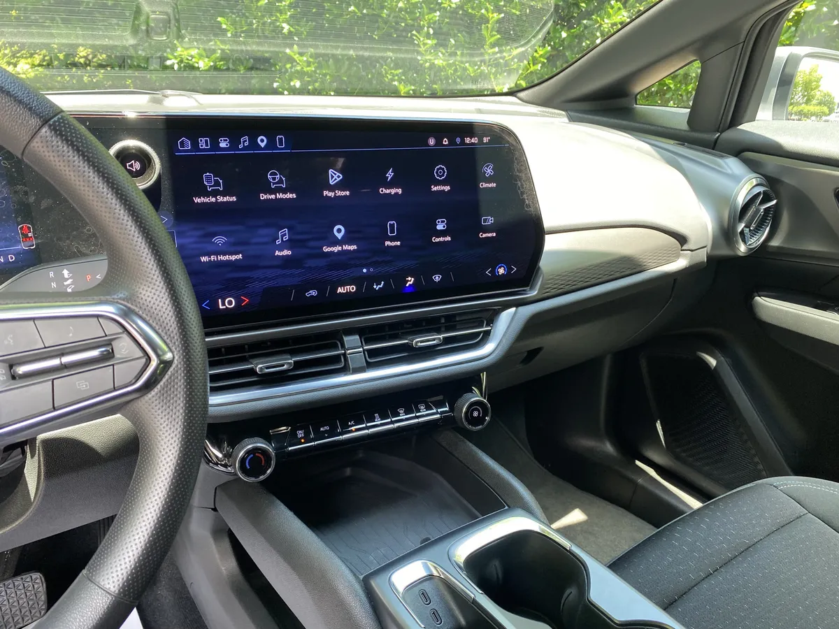 2025 Chevrolet Equinox EV LT1 w/PCY thumbnail 23