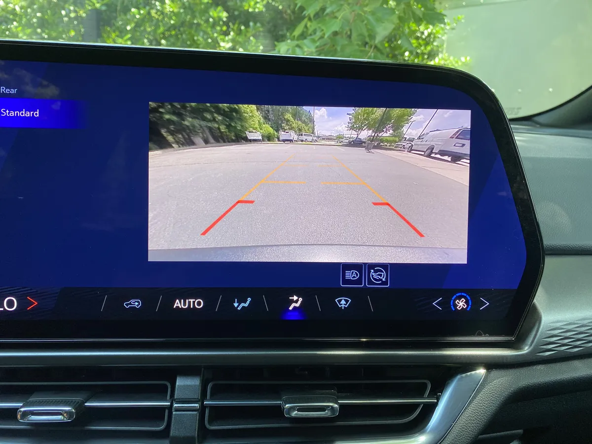 2025 Chevrolet Equinox EV LT1 w/PCY thumbnail 26