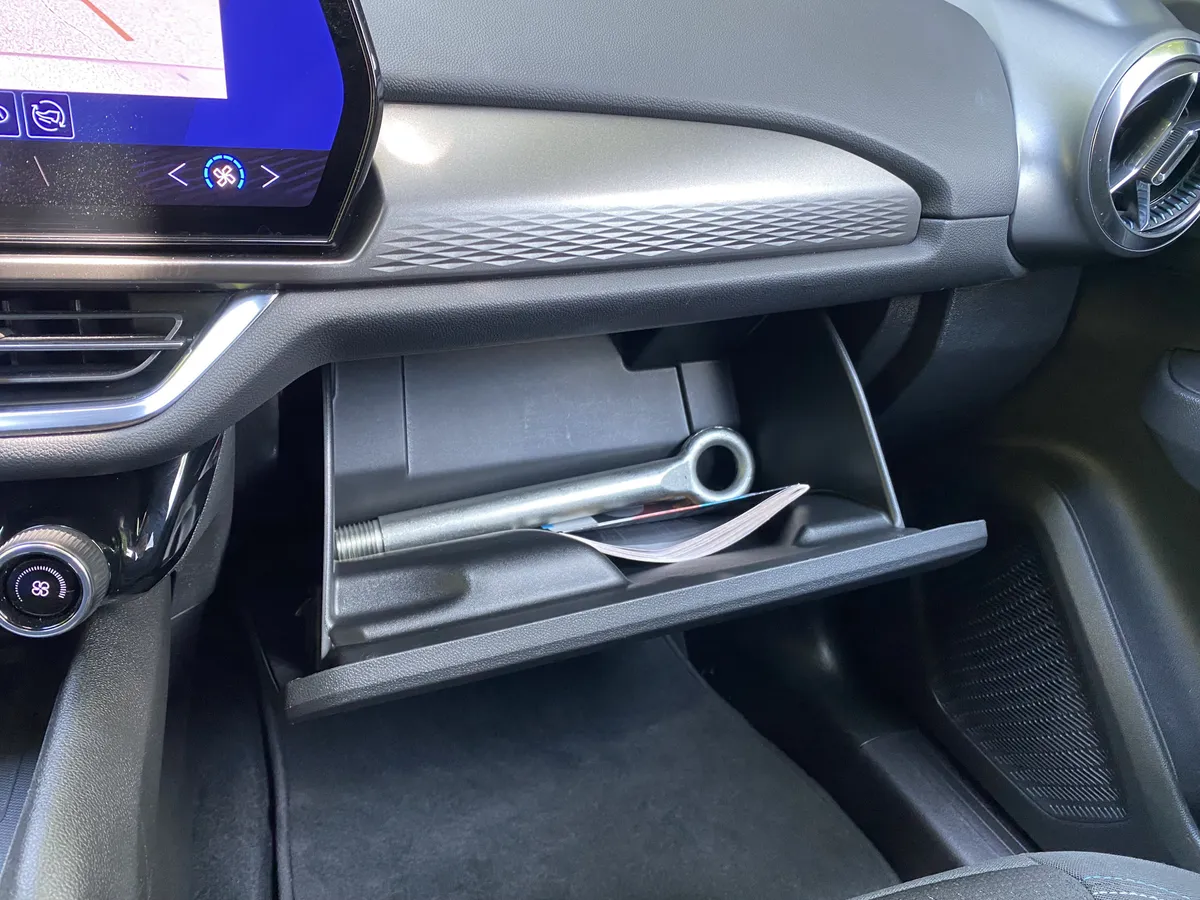 2025 Chevrolet Equinox EV LT1 w/PCY thumbnail 29