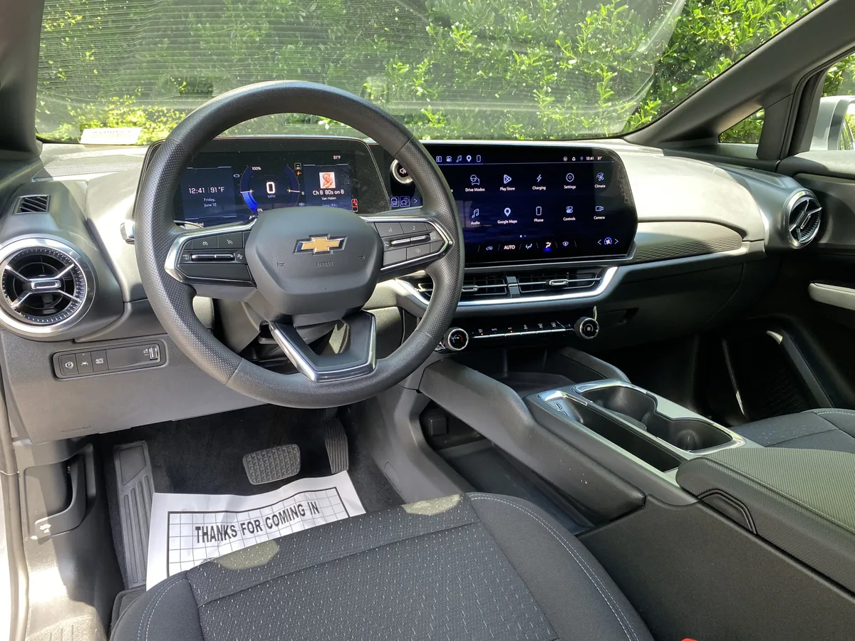 2025 Chevrolet Equinox EV LT1 w/PCY thumbnail 31