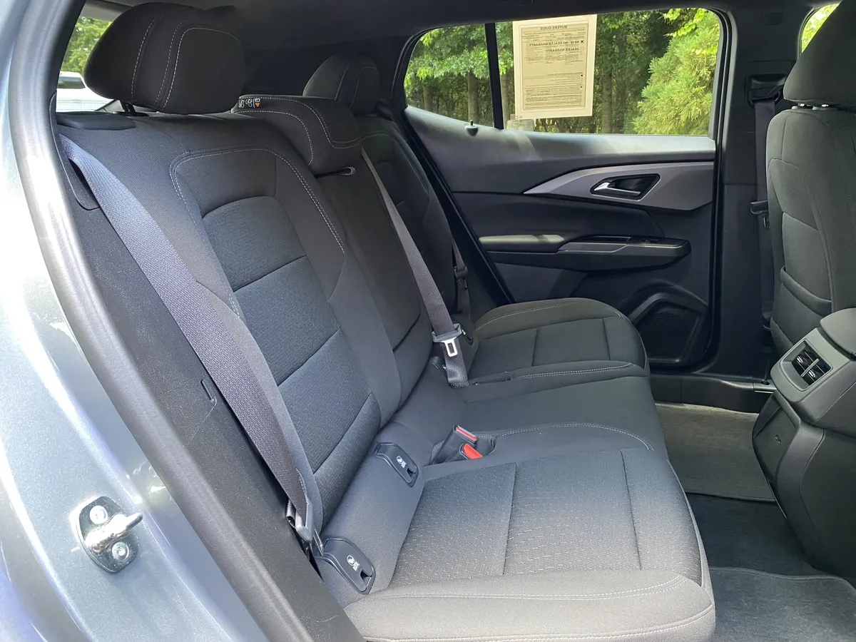 2025 Chevrolet Equinox EV LT1 w/PCY thumbnail 34