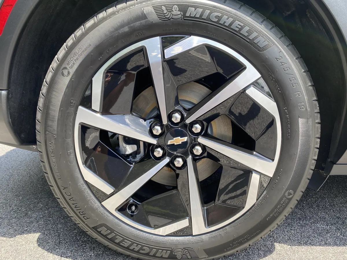 2025 Chevrolet Equinox EV LT1 w/PCY thumbnail 39