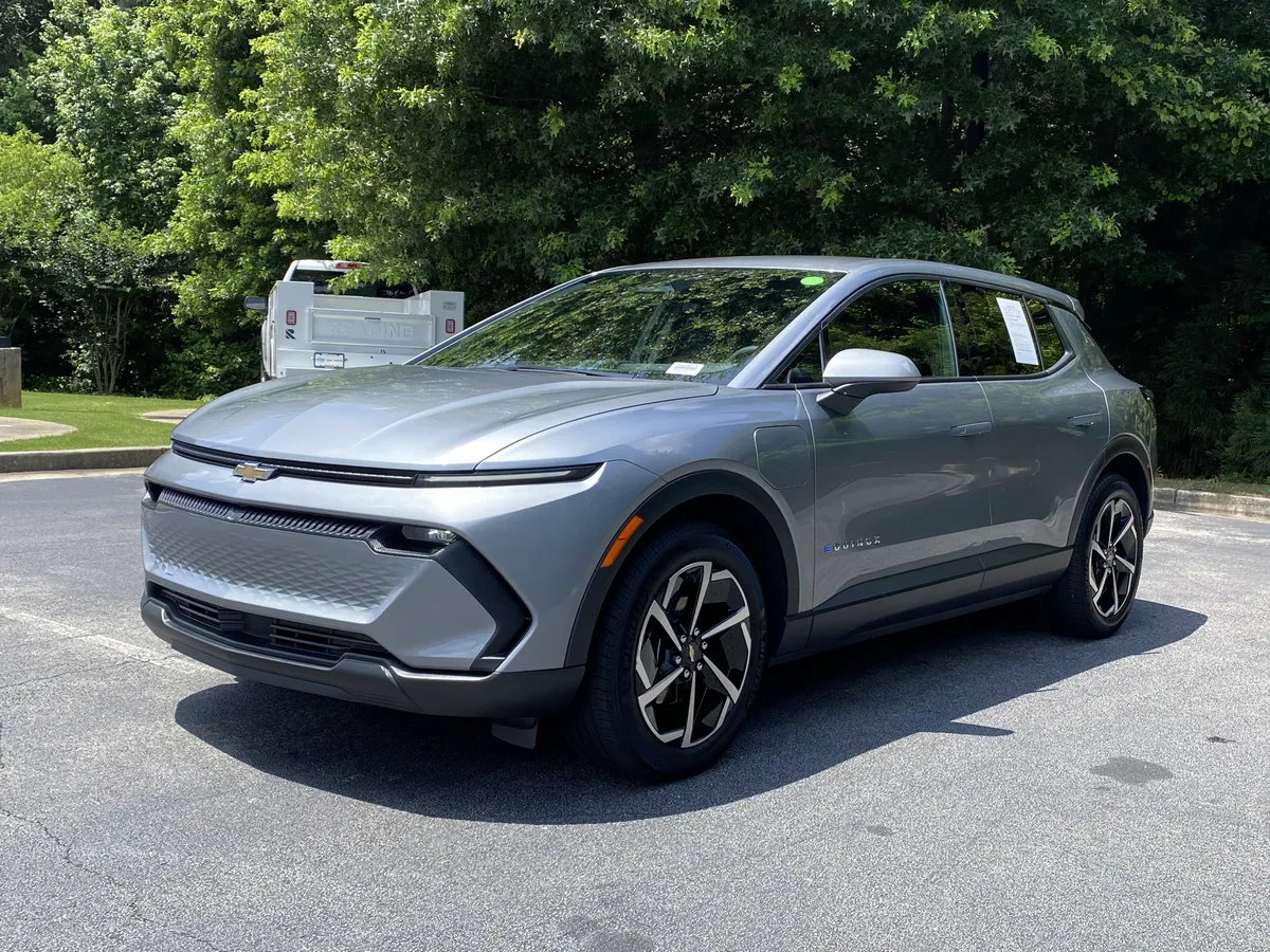 2025 Chevrolet Equinox EV LT1 w/PCY thumbnail 4