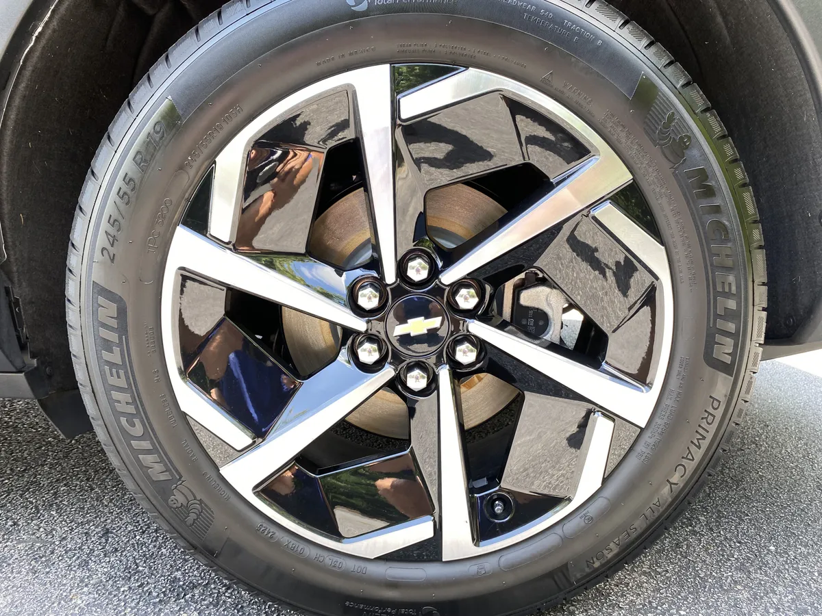 2025 Chevrolet Equinox EV LT1 w/PCY thumbnail 41