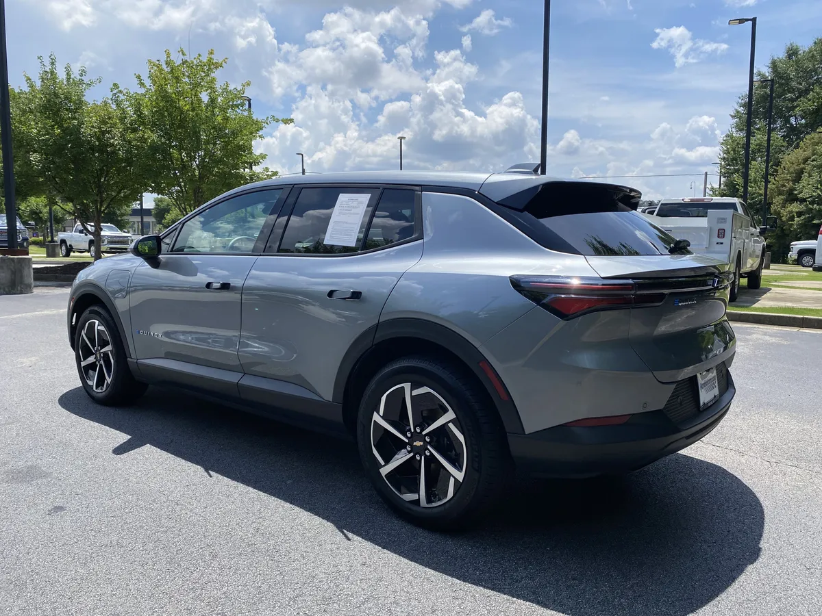 2025 Chevrolet Equinox EV LT1 w/PCY thumbnail 6