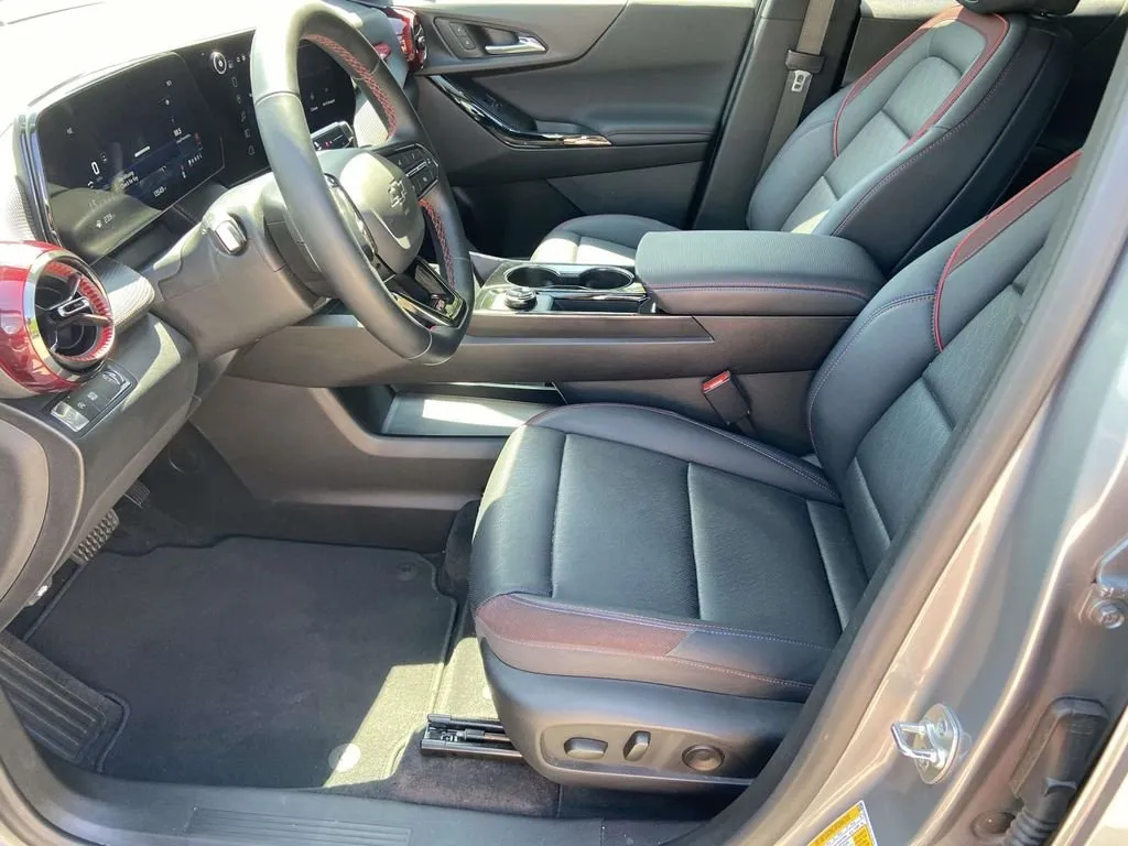 2025 Chevrolet Equinox RS thumbnail 19