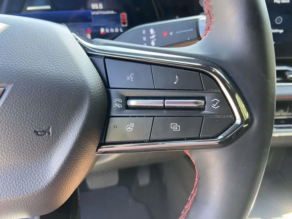 2025 Chevrolet Equinox RS thumbnail 35