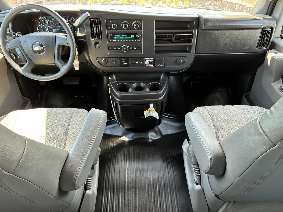 2025 Chevrolet Express Cutaway 3500 1WT thumbnail 17
