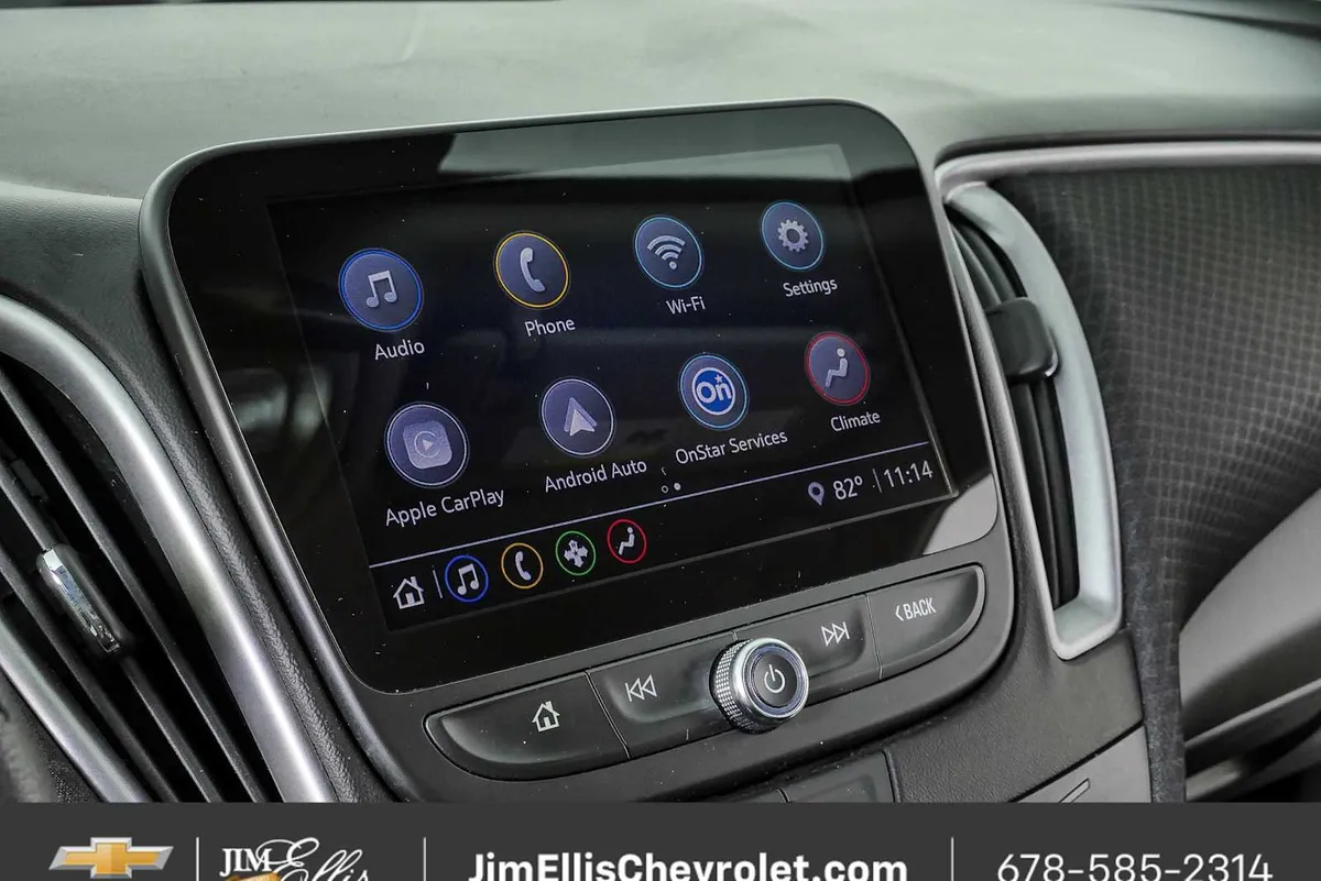 2025 Chevrolet Malibu LT thumbnail 13