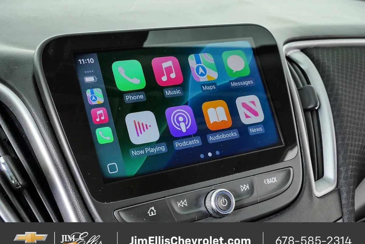 2025 Chevrolet Malibu LT thumbnail 14