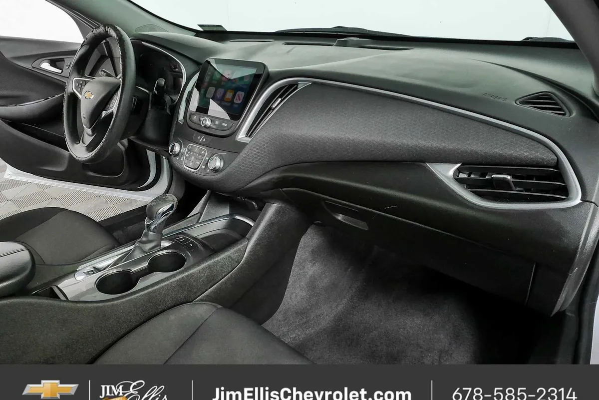2025 Chevrolet Malibu LT thumbnail 21