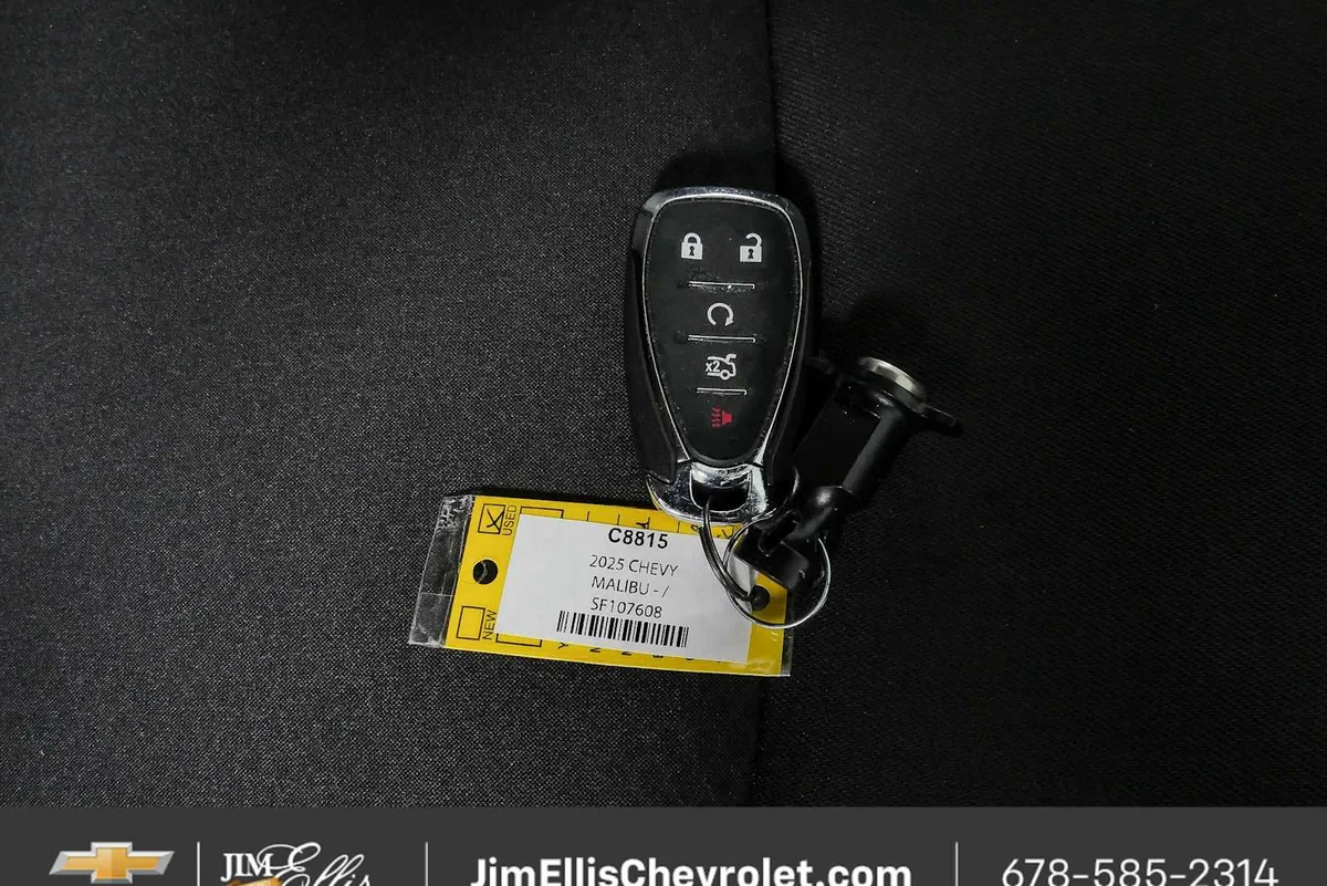 2025 Chevrolet Malibu LT thumbnail 23