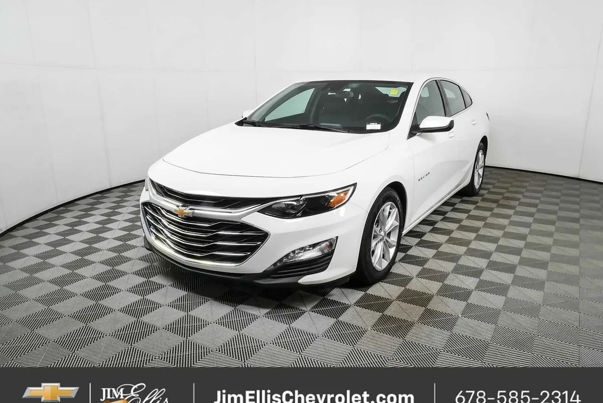 2025 Chevrolet Malibu LT thumbnail 24