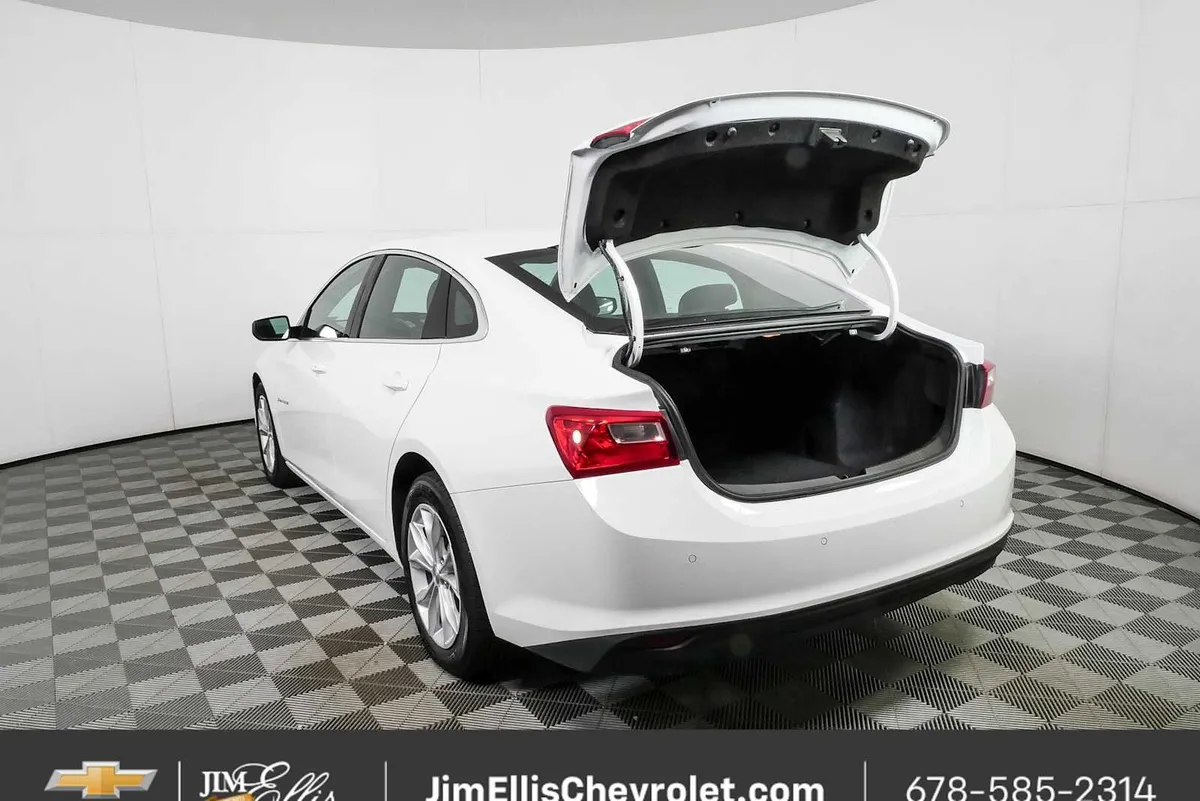 2025 Chevrolet Malibu LT thumbnail 29