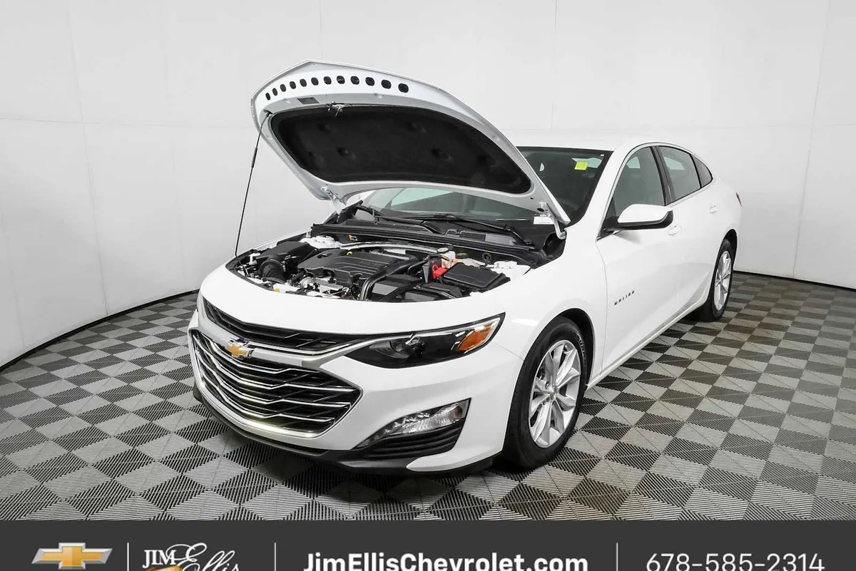 2025 Chevrolet Malibu LT thumbnail 30