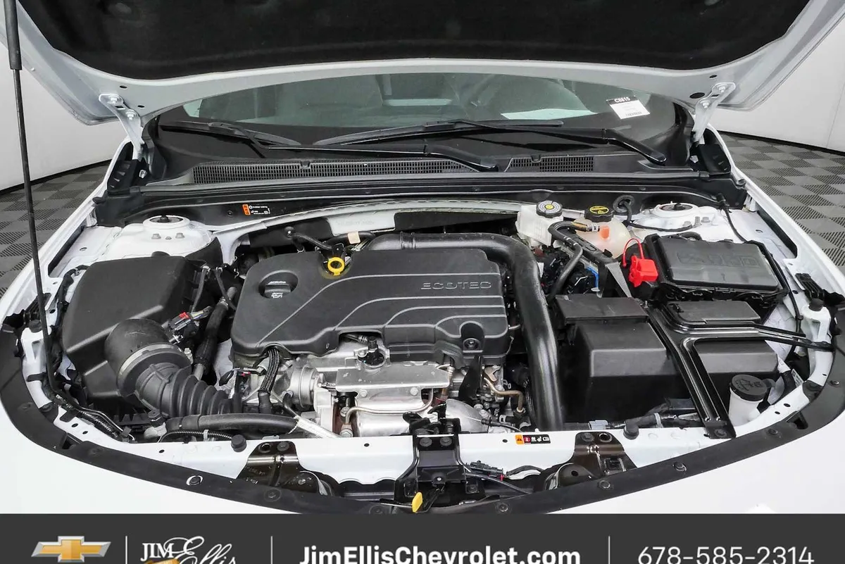 2025 Chevrolet Malibu LT thumbnail 31