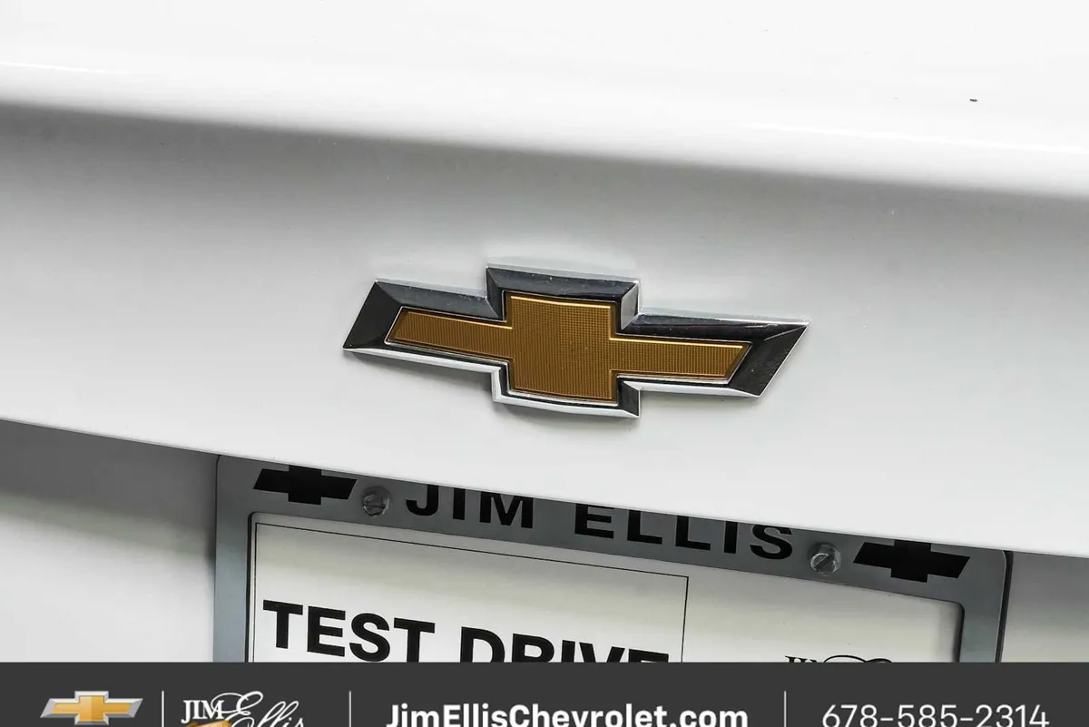 2025 Chevrolet Malibu LT thumbnail 33