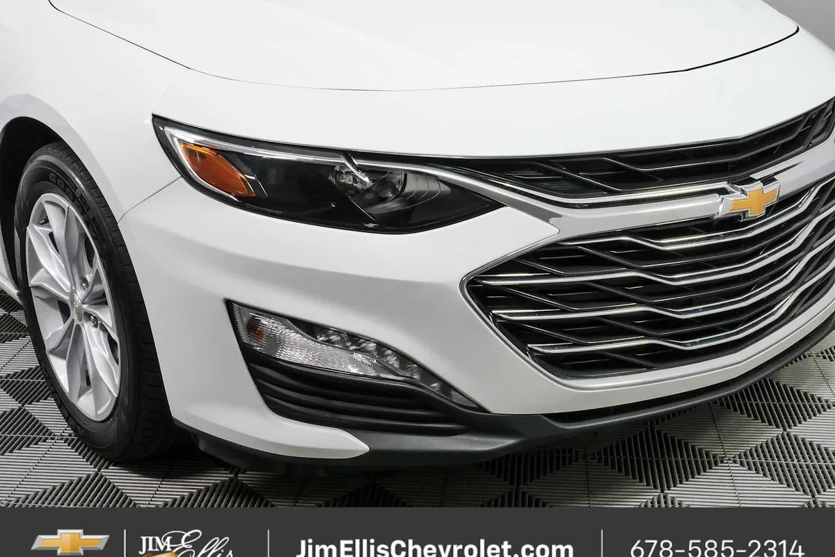 2025 Chevrolet Malibu LT thumbnail 34