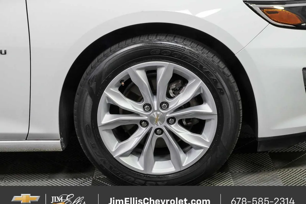 2025 Chevrolet Malibu LT thumbnail 35
