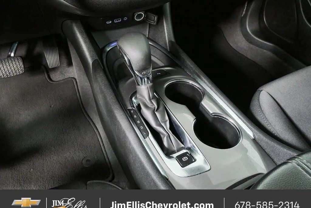 2025 Chevrolet Malibu LT thumbnail 16