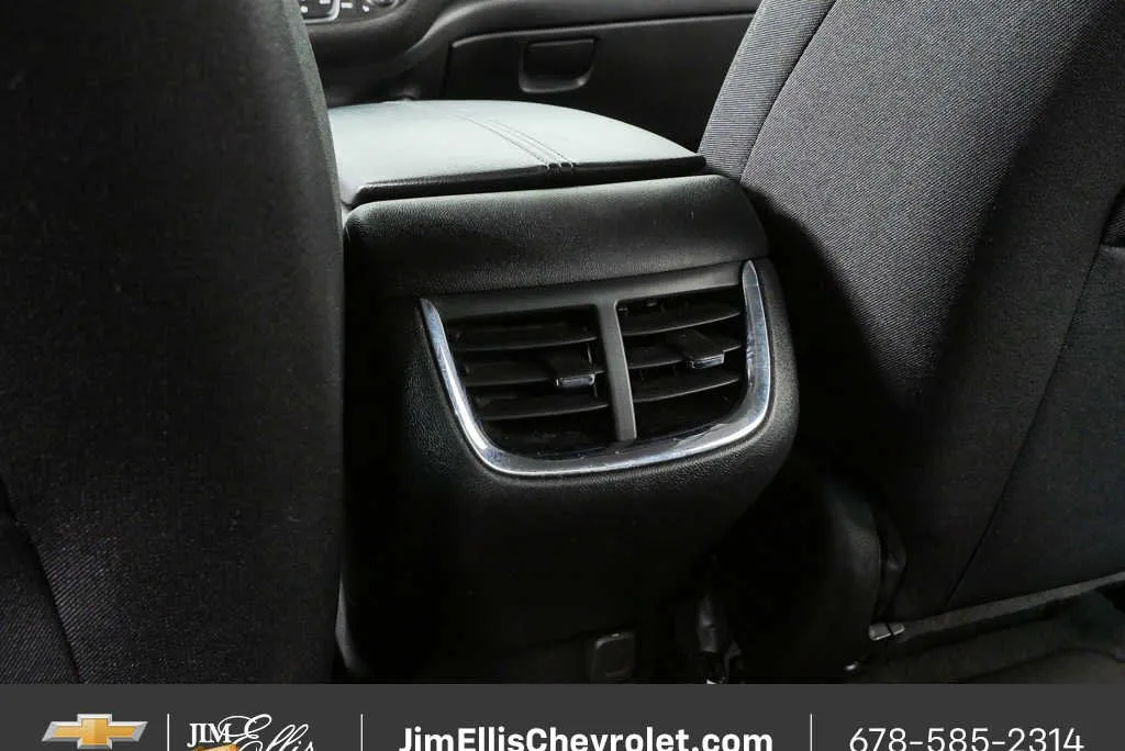 2025 Chevrolet Malibu LT thumbnail 18
